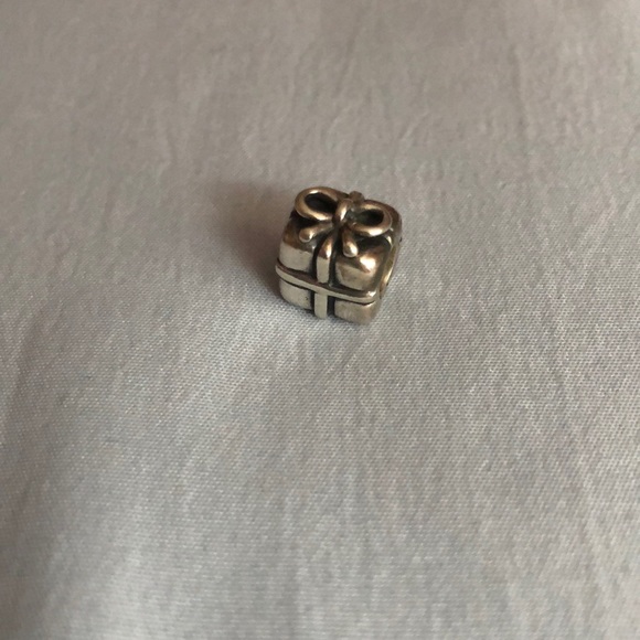 Pandora Jewelry - Retired Present Charm | Pandora Pandora Jewelry - Retired Present Charm | Pandora